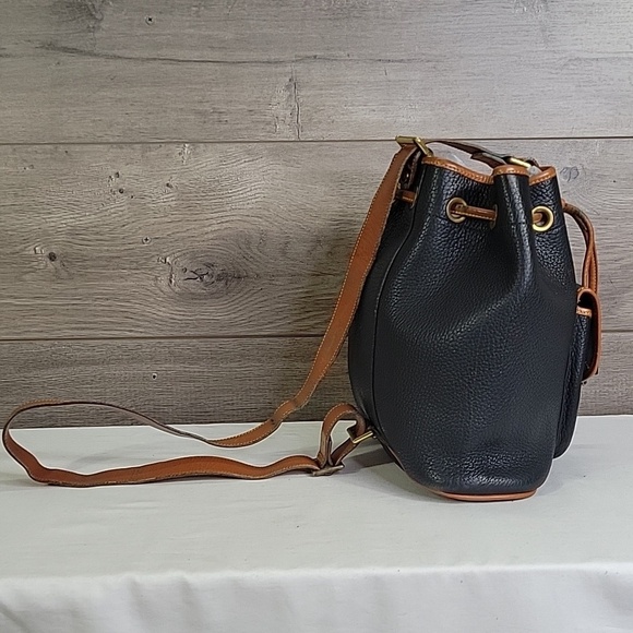 Vintage Dooney & Bourke Black and Tan Pebble  Leather Drawstring Bag main image 8